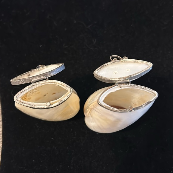 Antique vintage mother of pearl salt and pepper shakers 1 pr beautiful cut glass - Picture 12 of 14